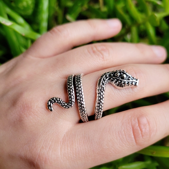 New Classic Silver Snake Ring - Picture 7 of 8